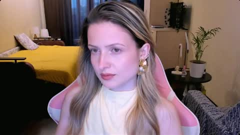 Snapshot of julie_flores chatting on 05-22-26, 03:06 Julie online show from 05-22-26, 03:06
