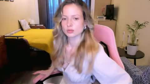 Snapshot of julie_flores chatting on 07-07-26, 06:47 Julie online show from 07-07-26, 06:47