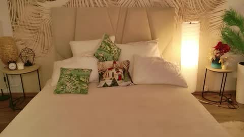 Snapshot of juliehill chatting on 02-25-26, 07:51 juliehill online show from 02-25-26, 07:51