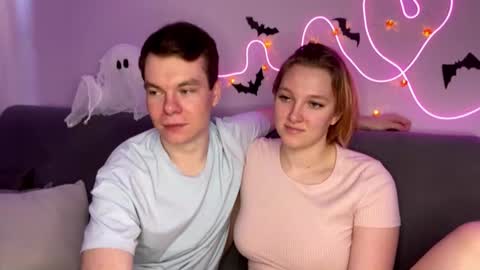 Julie and Thomas online show from 10-27-25, 08:18