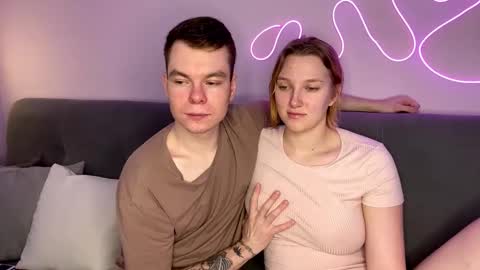 Julie and Thomas online show from 11-21-25, 08:13