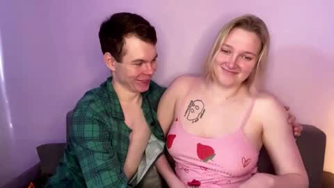 Julie and Thomas online show from 02-22-26, 07:08