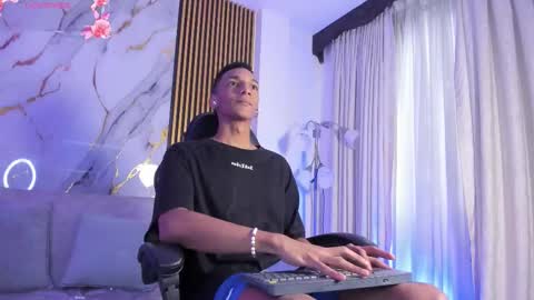 Julien online show from 12-22-25, 11:51