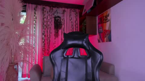 Julien online show from 05-18-26, 11:49
