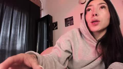 Snapshot of juliet_sourire chatting on 03-04-25, 01:17 juliet_sourire online show from 03-04-25, 01:17