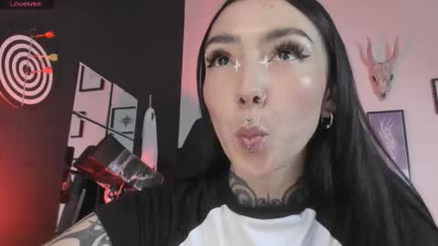 Snapshot of juliet_sourire chatting on 11-10-25, 08:19 juliet_sourire online show from 11-10-25, 08:19