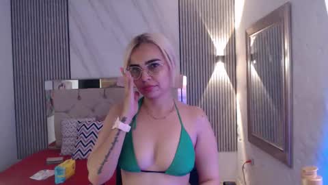julieta__fox_ online show from 03-16-26, 12:38