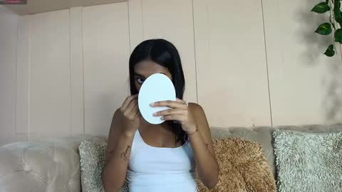 Snapshot of julieta_aguilar chatting on 01-14-25, 12:35 Juli online show from 01-14-25, 12:35