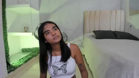 Snapshot of julieta_aguilar chatting on 01-30-25, 07:26 Juli online show from 01-30-25, 07:26