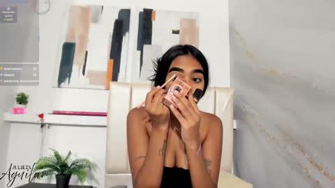 Snapshot of julieta_aguilar chatting on 09-17-25, 07:37 Juli online show from 09-17-25, 07:37