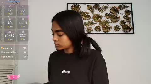 Snapshot of julieta_aguilar chatting on 09-25-25, 07:28 Juli online show from 09-25-25, 07:28