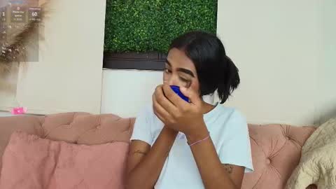 Snapshot of julieta_aguilar chatting on 10-25-25, 07:19 Juli online show from 10-25-25, 07:19