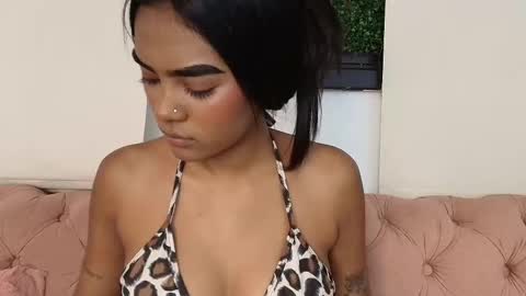 Snapshot of julieta_aguilar chatting on 11-19-25, 07:03 Juli online show from 11-19-25, 07:03