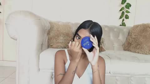 Snapshot of julieta_aguilar chatting on 11-23-25, 07:02 Juli online show from 11-23-25, 07:02