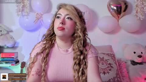 Snapshot of julieta_cooper20 chatting on 01-18-26, 04:05 Juli online show from 01-18-26, 04:05