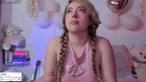 Snapshot of julieta_cooper20 chatting on 02-20-26, 06:26 Juli online show from 02-20-26, 06:26