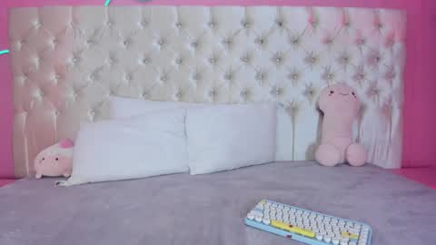 Snapshot of julieta_cortes__ chatting on 02-02-26, 12:04 Julieta online show from 02-02-26, 12:04