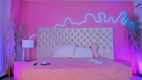 Snapshot of julieta_cortes__ chatting on 02-14-26, 12:13 Julieta online show from 02-14-26, 12:13