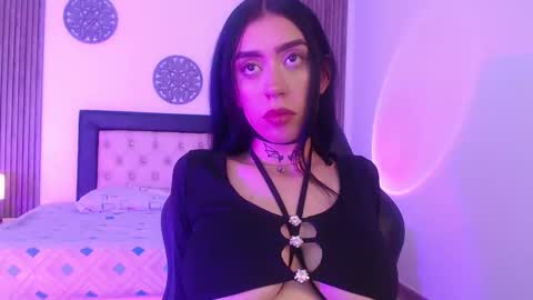 Julieta online show from 12-16-25, 02:49