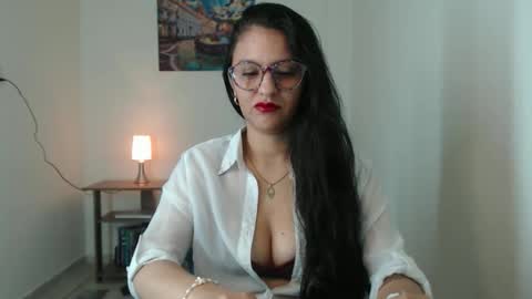 Snapshot of julieta_r0ssi chatting on 12-14-25, 05:46 Julieta r0ssi online show from 12-14-25, 05:46