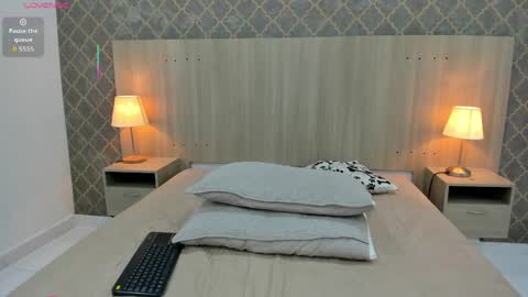 Julieta Robertson online show from 04-09-26, 06:19