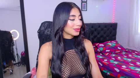 Julieta online show from 11-05-25, 02:06