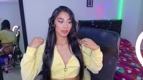 Julieta online show from 12-17-25, 01:33