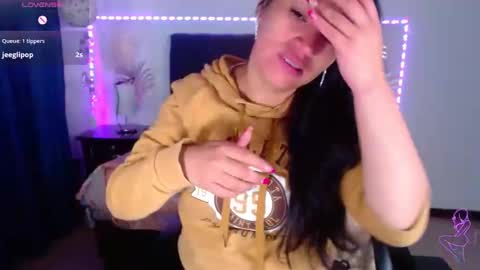 Snapshot of julietacollins06 chatting on 02-11-25, 01:20 julietacollins06 online show from 02-11-25, 01:20