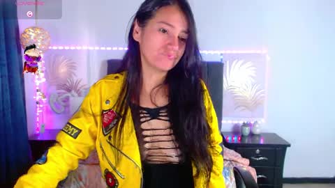 Snapshot of julietacollins06 chatting on 02-18-25, 02:06 julietacollins06 online show from 02-18-25, 02:06