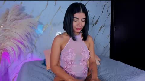 Julieth Gomez online show from 12-15-25, 12:15