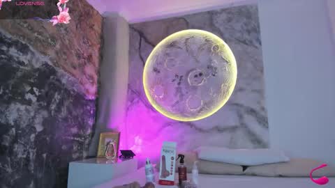 Snapshot of julietakane chatting on 01-08-26, 05:43 julietakane online show from 01-08-26, 05:43