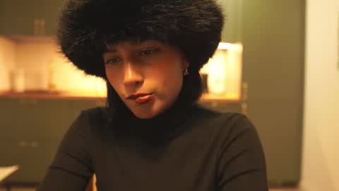 julietawinona online show from 12-14-25, 05:40