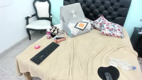 Snapshot of julieth_allen chatting on 10-16-25, 12:44 julieth_allen online show from 10-16-25, 12:44