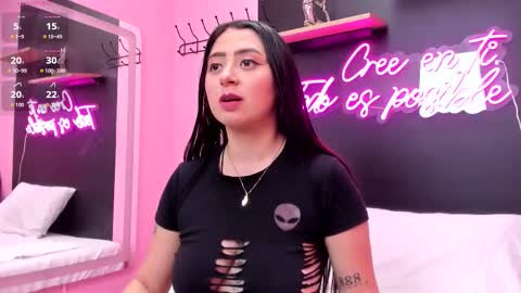 Snapshot of juliethcruz chatting on 12-14-25, 03:28 online show from 12-14-25, 03:28