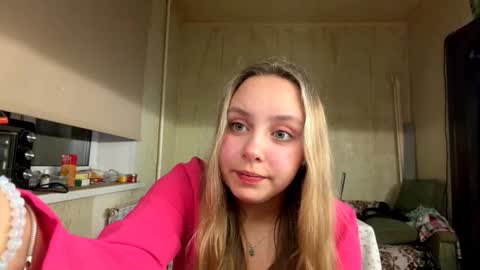 Mia online show from 10-19-25, 08:20