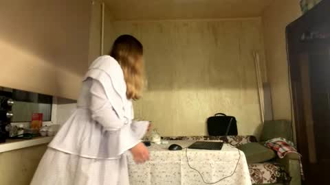 Mia online show from 10-20-25, 08:31