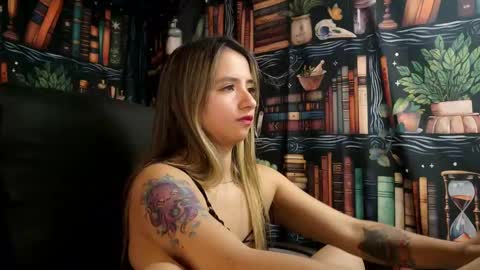 Julietta Jackson online show from 02-18-25, 08:47