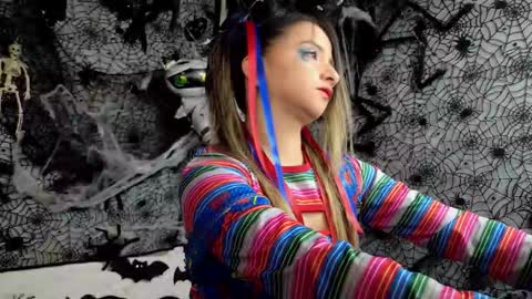 Julietta Jackson online show from 10-31-25, 06:42