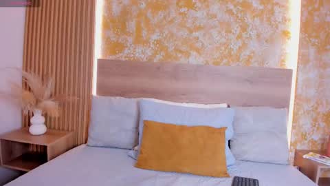 Snapshot of julietta_pink chatting on 02-21-26, 11:55 Julieta online show from 02-21-26, 11:55