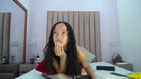 Hi guys It is a pleasure to have you here I am Julieta  online show from 10-27-25, 01:04