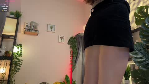 Snapshot of juliette_junson chatting on 12-16-24, 04:05 Julie online show from 12-16-24, 04:05