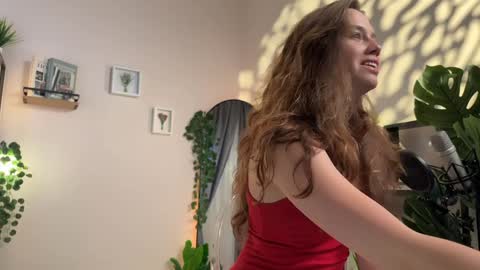 Snapshot of juliette_junson chatting on 01-05-25, 12:31 Julie online show from 01-05-25, 12:31