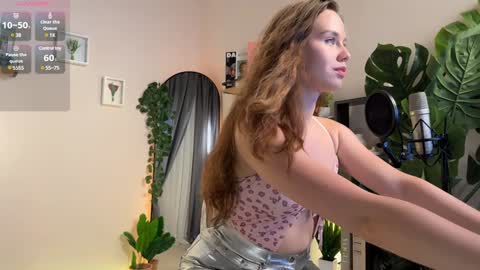 Snapshot of juliette_junson chatting on 01-06-25, 03:51 Julie online show from 01-06-25, 03:51