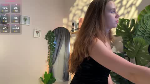 Snapshot of juliette_junson chatting on 01-07-25, 07:06 Julie online show from 01-07-25, 07:06