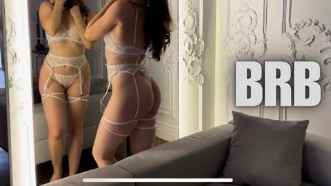 Snapshot of juliette_junson chatting on 01-18-25, 07:04 Julie online show from 01-18-25, 07:04