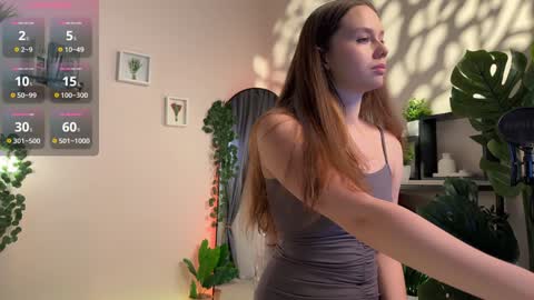 Snapshot of juliette_junson chatting on 02-05-25, 12:38 Julie online show from 02-05-25, 12:38