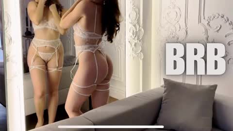 Snapshot of juliette_junson chatting on 02-11-25, 07:05 Julie online show from 02-11-25, 07:05