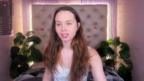 Snapshot of juliette_junson chatting on 03-06-25, 08:30 Julie online show from 03-06-25, 08:30