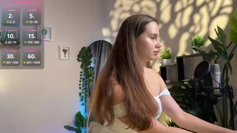 Snapshot of juliette_junson chatting on 10-17-25, 12:41 Julie online show from 10-17-25, 12:41