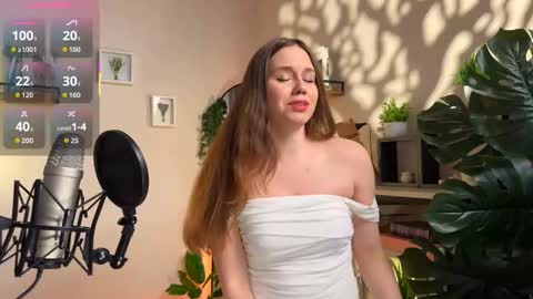 Julie online show from 03-05-26, 12:23